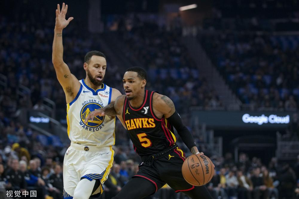 球迷们关注 球迷们关注