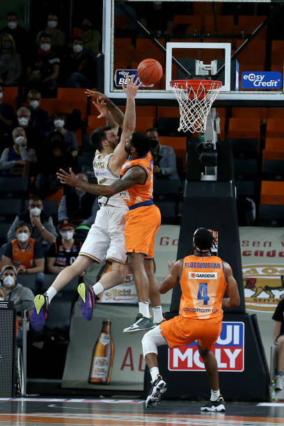 球员轮换以 球员轮换以