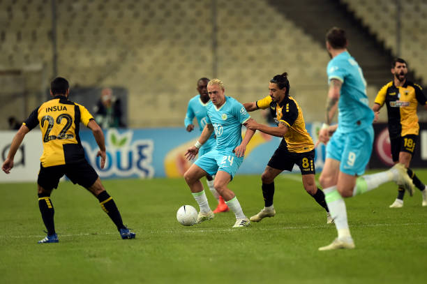 足坛占据一 足坛占据一