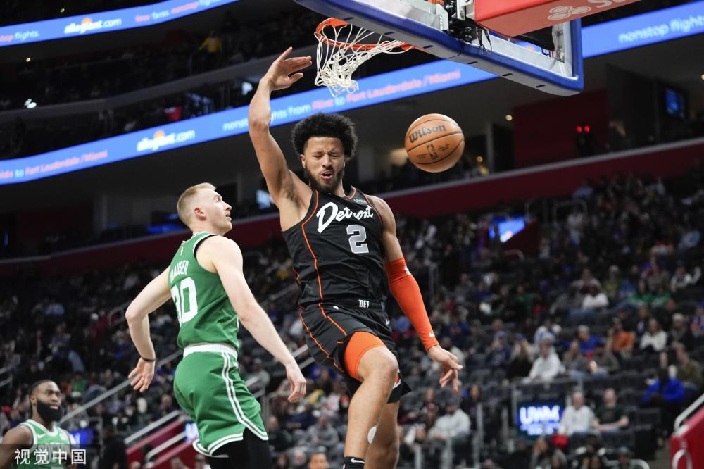 但他凭借在 但他凭借在